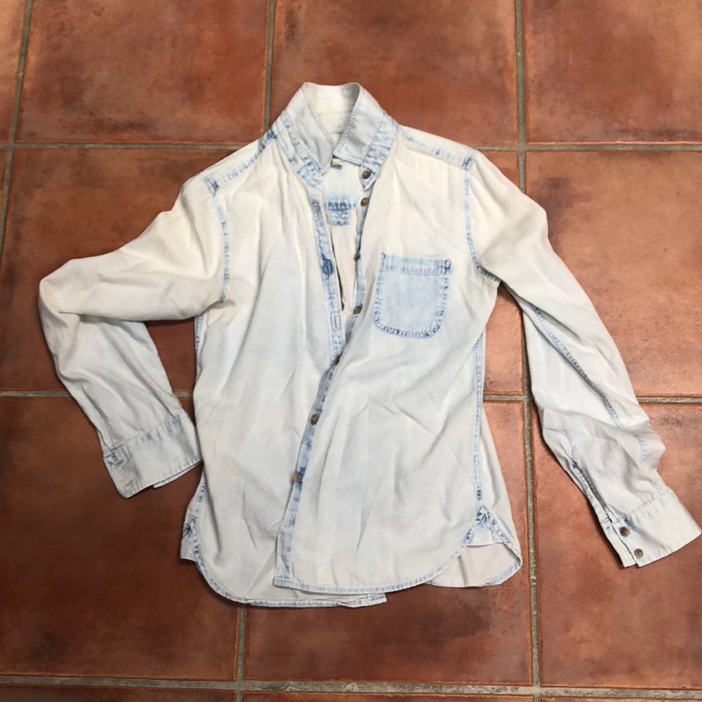 American Eagle shirt